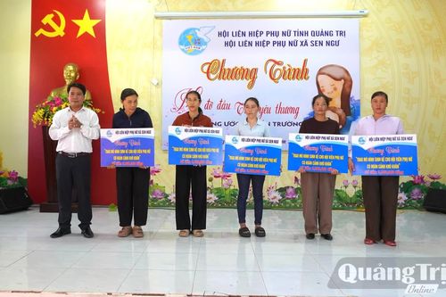 Tổ chức chương trình 'Mẹ đỡ đầu-Trao yêu thương-Thắp sáng ước mơ đến trường'