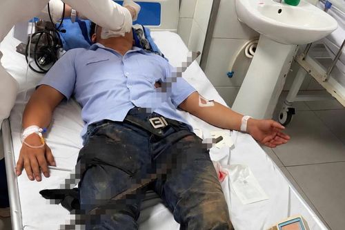 Cần Thơ: Báo động đỏ nội viện cứu thanh niên bị 2 thanh sắt đâm xuyên người
