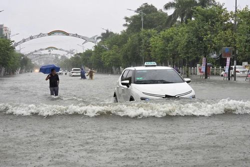 Bộ Xây dựng ra công điện ứng phó mưa lũ, cảnh báo nguy cơ ngập sâu, sạt lở