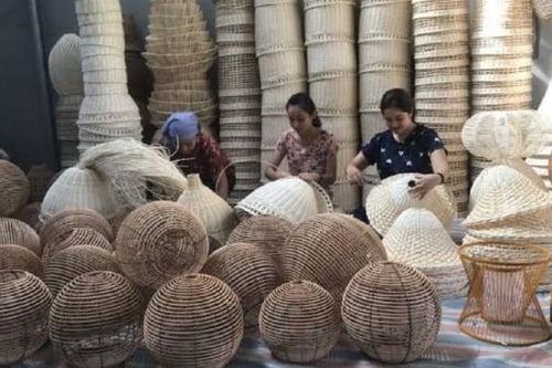 Hộ kinh doanh cung cấp dịch vụ qua nền tảng quốc tế thì phải khai, nộp thuế thay nhà thầu nước ngoài không?