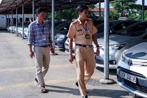 Chấn chỉnh việc chấp hành an toàn giao thông của xe tập lái