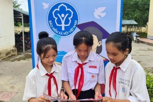 Đề xuất hỗ trợ tối thiểu 70% mức đóng BHYT cho học sinh, sinh viên