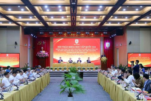 Đưa pháp luật 'tốt từ trong văn bản' đến 'tốt trong cuộc sống'