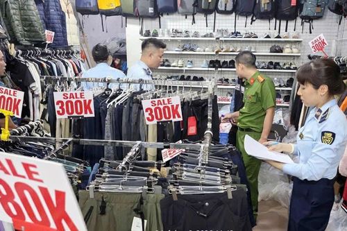 Hà Nội xử lý hơn 6.000 vụ buôn lậu hàng giả trong 8 tháng