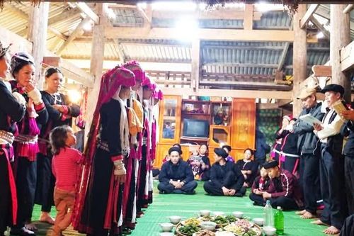 Nét văn hóa việc cưới, việc tang trong đời sống hiện đại (Bài 1)