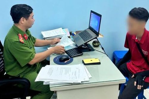 TPHCM: Cố ý báo thông tin giả bị cướp điện thoại, 'cặp đôi' bị Công an xử lý