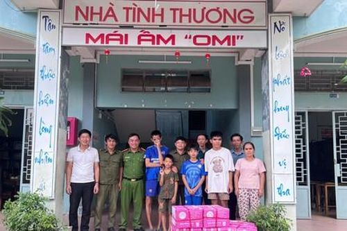 Công an phường Thuận An: Lan tỏa yêu thương, chung tay chăm lo trẻ em có hoàn cảnh khó khăn