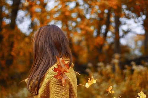Vì sao vào mùa thu cơ thể hay mệt mỏi, tâm trạng dễ chán chường?