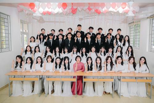 Một lớp có 17 học sinh giành suất du học 4 châu lục, 18 em đạt IELTS từ 8.0