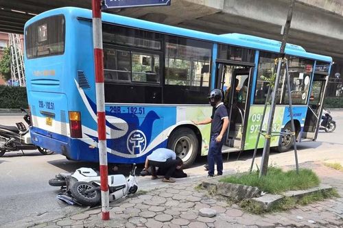 Nguyên nhân vụ tai nạn giữa xe buýt và xe máy khiến cô gái bị cuốn vào gầm