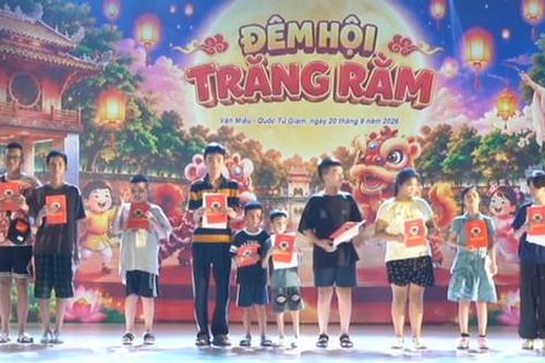Phường Văn Miếu - Quốc Tử Giám trao 149 suất quà Trung thu tới trẻ em khó khăn