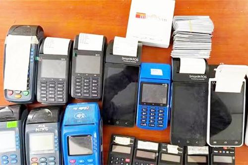 Dịch vụ 'rút tiền, đáo hạn thẻ tín dụng': Nguy cơ lộ lọt thông tin và vướng vòng lao lý