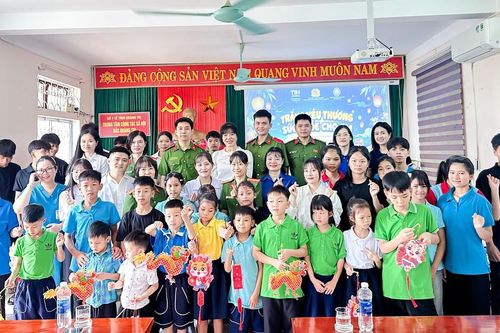 Mang không khí Tết Trung thu đến với trẻ em yếu thế
