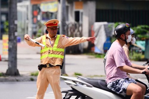 Miền Bắc oi nóng, Nam Bộ mưa lớn