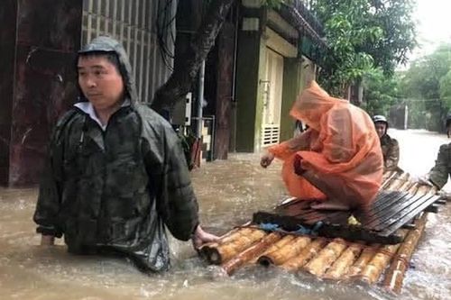Vì sao Vinh (Nghệ An) ngập sâu sau trận mưa kỷ lục hơn 40 năm?