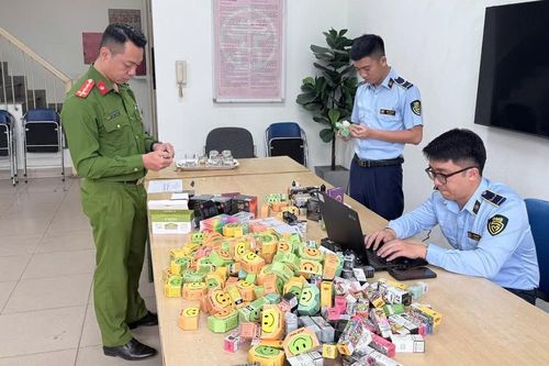 Hà Nội chống thuốc lá điện tử: Không có vùng cấm trên không gian mạng, đời thực