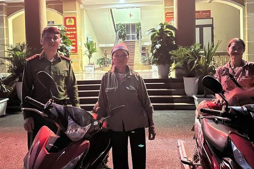 Hai người phụ nữ lấy nhầm xe máy của nhau mà không hề hay biết