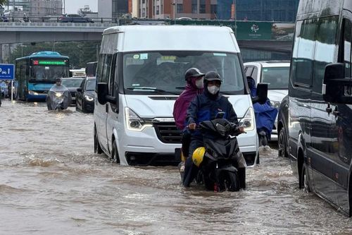 Miền Trung bắt đầu đợt mưa rất lớn từ đêm nay