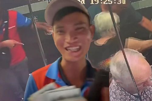 Hai du khách nước ngoài trả lại 20 triệu đồng shipper bỏ quên tại cây ATM