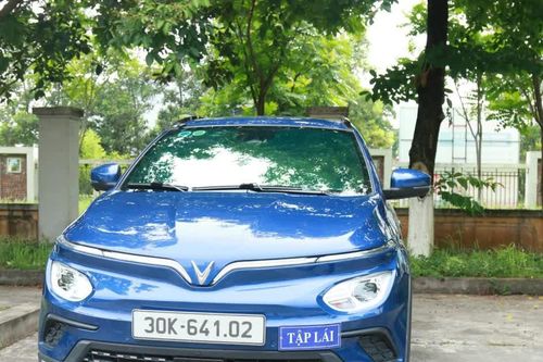 Xe tập lái không được đi trên cao tốc phân kỳ đầu tư và làn 1 cao tốc
