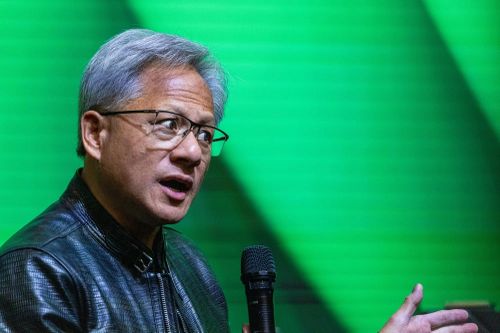 CEO Nvidia phản bác nỗi lo 'tận thế AI'