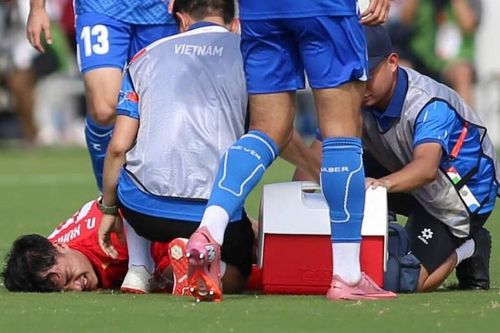 U23 Việt Nam 0-1 Uzbekistan: Xuân Bắc rời sân sớm