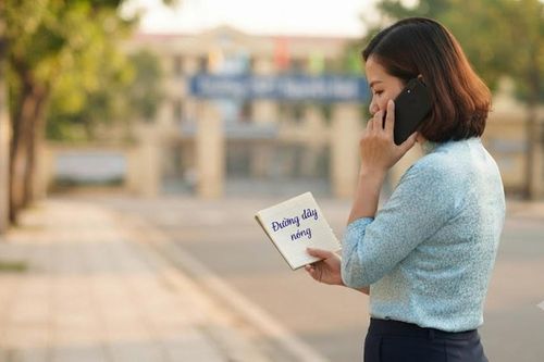 Bị ép học thêm, lạm thu: Phụ huynh phản ánh ở đâu?