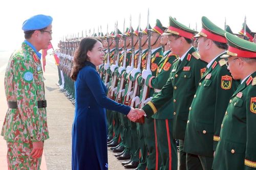 Lễ xuất quân Bệnh viện dã chiến cấp 2 số 8 và Đội Công binh số 5 lên đường thực hiện nhiệm vụ GGHB LHQ