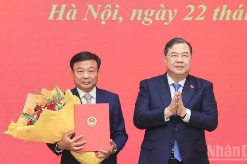 Thứ trưởng Xây dựng Nguyễn Danh Huy làm Phó Chủ nhiệm Văn phòng Chính phủ