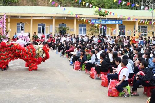 Đà Nẵng: Hơn 1.200 phần quà Trung thu đến với học sinh vùng cao xã Hùng Sơn