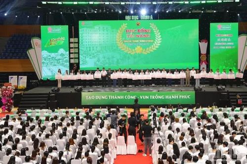 Đà Nẵng trao 45 tỷ đồng học bổng cho tân sinh viên năm học mới