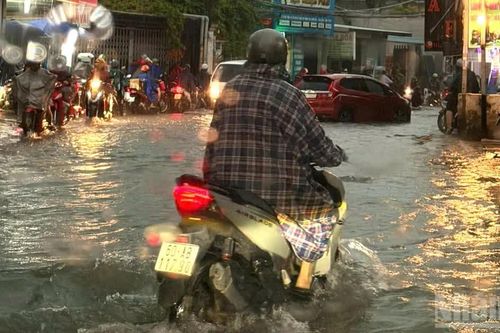Mưa lớn gây ngập nặng nhiều nơi ở Đồng Nai