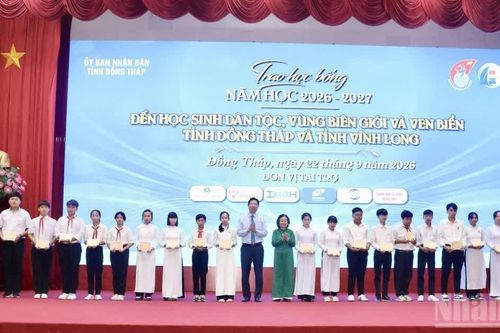 Chăm lo cho học sinh vùng biên giới, biển đảo