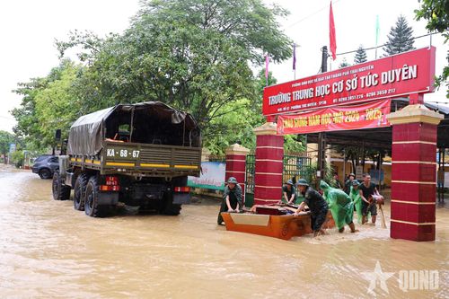 Bộ Quốc phòng yêu cầu các cơ quan, đơn vị chủ động ứng phó, khắc phục hậu quả mưa lũ