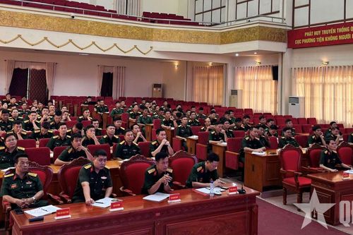 Phổ biến giáo dục pháp luật tại Cục Phương tiện không người lái