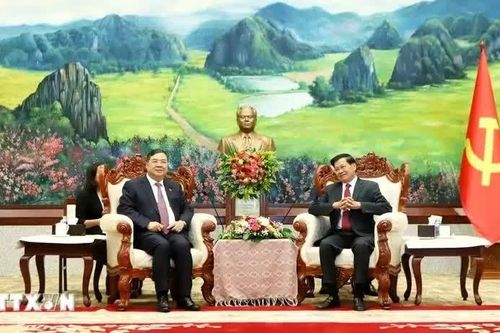 Phó Thủ tướng Thường trực Phạm Gia Túc thăm, làm việc tại Lào