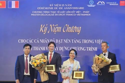 15 năm gieo mầm nguồn nhân lực pháp lý chuẩn quốc tế Việt - Pháp