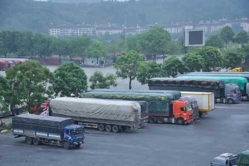 Xuất nhập khẩu qua cửa khẩu Lào Cai đạt hơn 2,4 tỷ USD, tăng 64%
