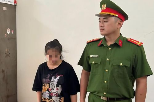 Thiếu quan sát khi đi xe đạp điện, cô gái 18 tuổi tông tử vong cụ bà đi bộ cùng chiều
