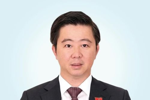 Chân dung tân Chủ tịch UBND tỉnh Quảng Trị Bùi Hoàng Phương