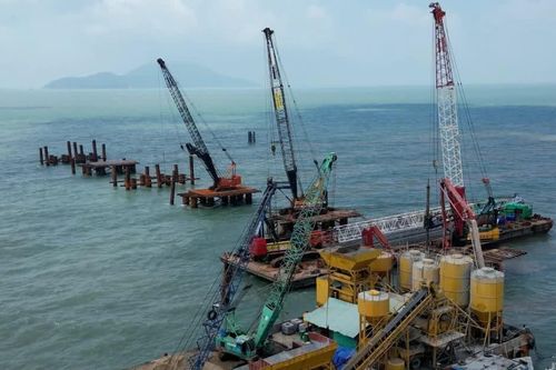 Cận cảnh thi công cầu vượt biển 18,5km ra Hòn Khoai