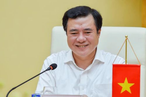 Tân Phó Bí thư Thành ủy TPHCM Nguyễn Sinh Nhật Tân nhận nhiệm vụ