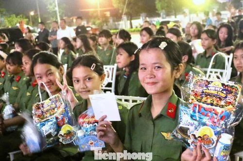 Trung thu đầu tiên dưới mái trường Công an