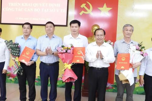 Giám đốc Sở Y tế Cà Mau thôi chức theo nguyện vọng cá nhân