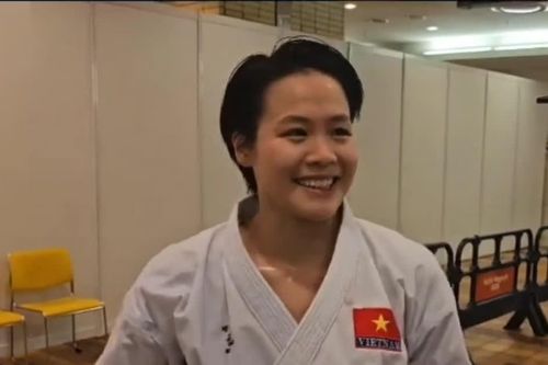 Nhà vô địch Asiad 20 Ngọc Trâm 'bắn' tiếng Anh với phóng viên nước ngoài: Vì tôi lùn nên chọn kata thay vì kumite