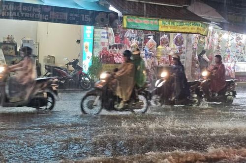 Mưa lớn ở miền Trung, Nam Bộ: Vùng mưa mở rộng, kéo dài hơn dự báo