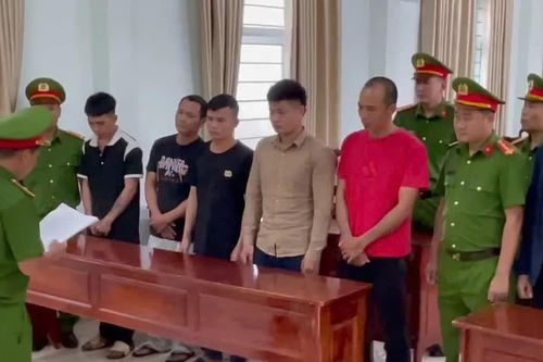 Nhóm khách và nhân viên quán cà phê hỗn chiến, nhiều người thương tích