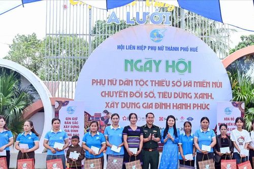 Đồng hành cùng phụ nữ vùng biên phát triển kinh tế