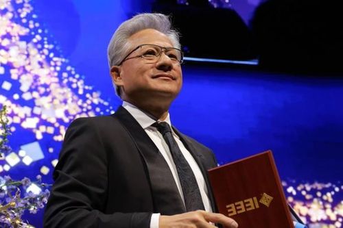 Jensen Huang chỉ trích các CEO công nghệ cảnh báo 'tận thế AI'