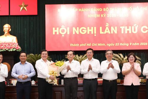 Phó Bí thư Thành ủy Nguyễn Sinh Nhật Tân chính thức nhận nhiệm vụ tại TPHCM